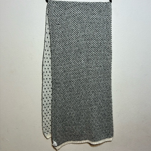 Aerie Wool Blend Reversible Long Winter Scarf Wrap - Picture 3 of 13